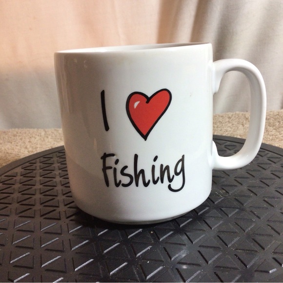 Russ Berries I HEART FISHING White W/Red Heart ceramic coffee/tea mug - Picture 3 of 10